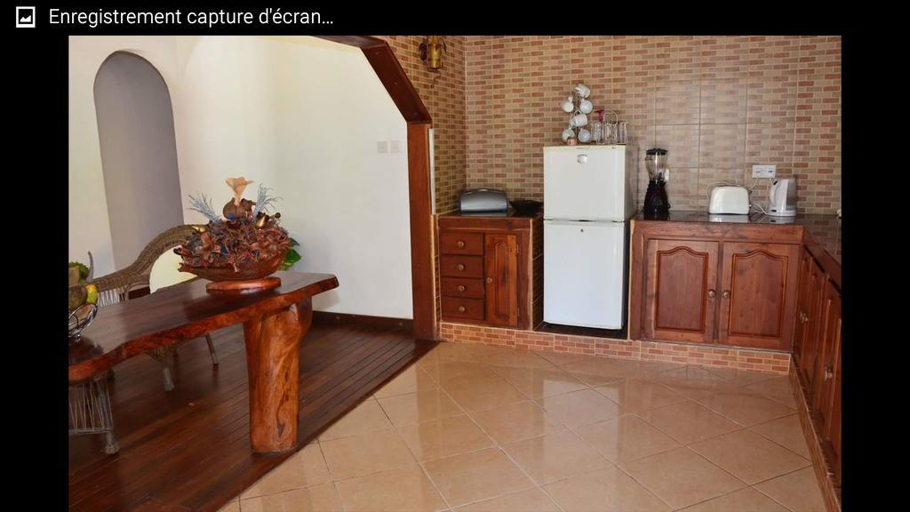 Belle Amie Self Catering Hotel ลาดิก ภายนอก รูปภาพ