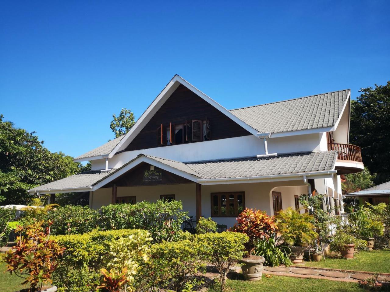 Belle Amie Self Catering Hotel ลาดิก ภายนอก รูปภาพ